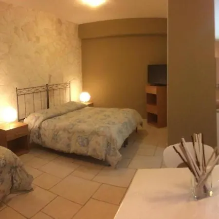 Class לינה וארוחת בוקר בארי